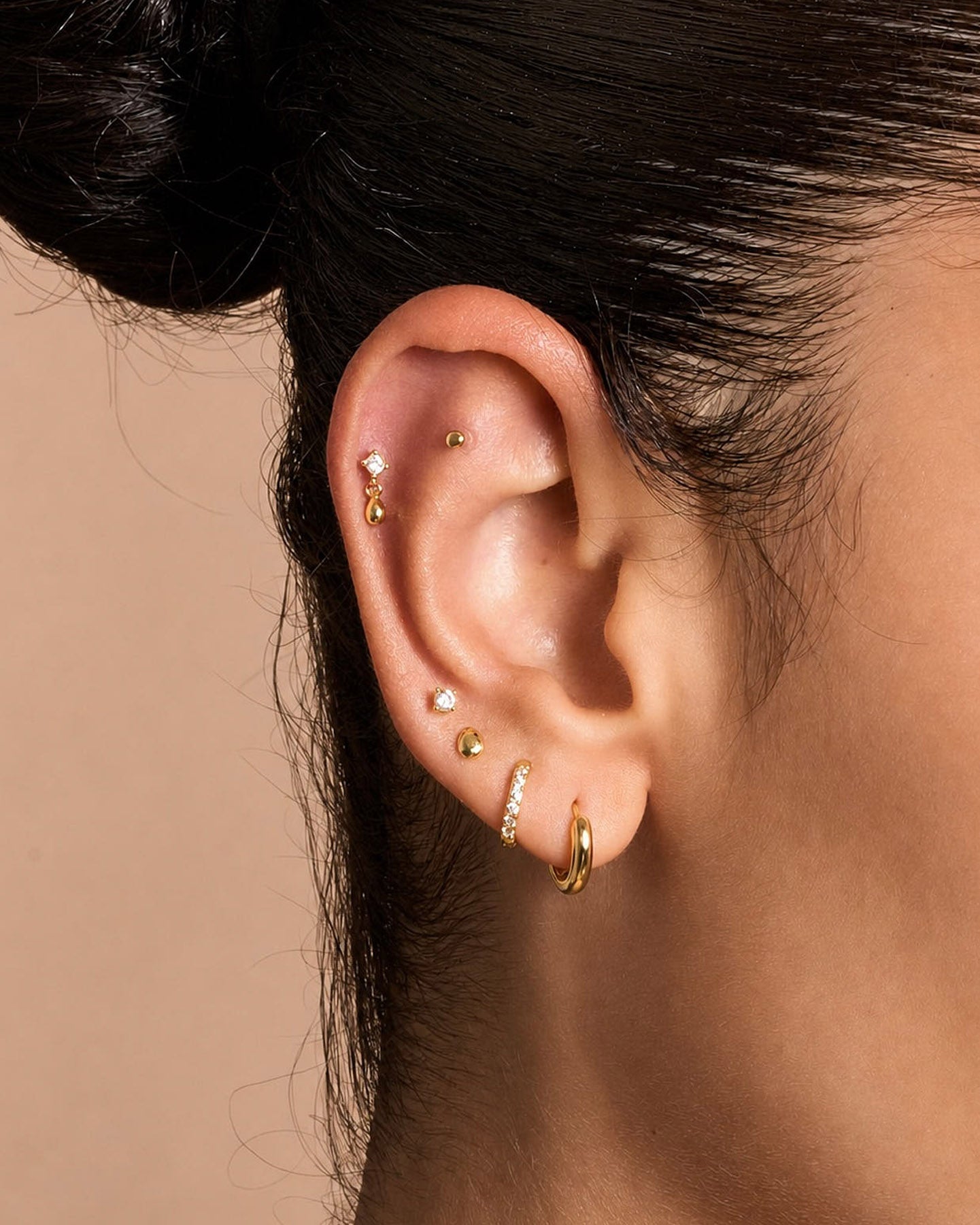 Teardrop Flat Back Stud In Gold