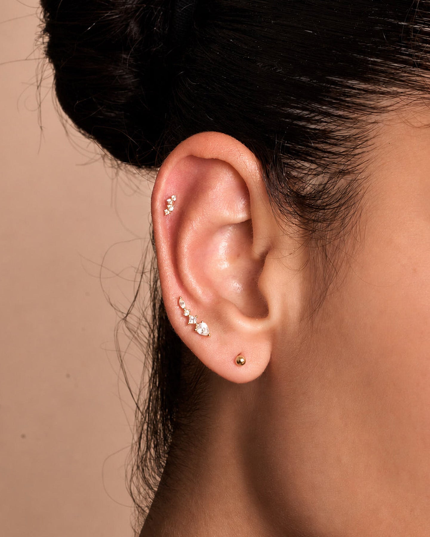 Crystal Curve Flat Back Stud In Gold