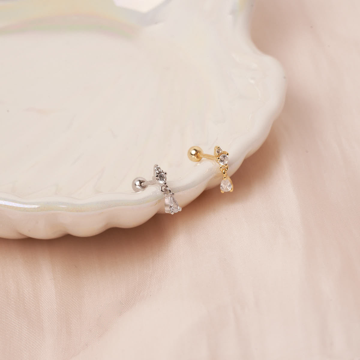 Crystal Helix Teardrop Barbell Stud In Silver