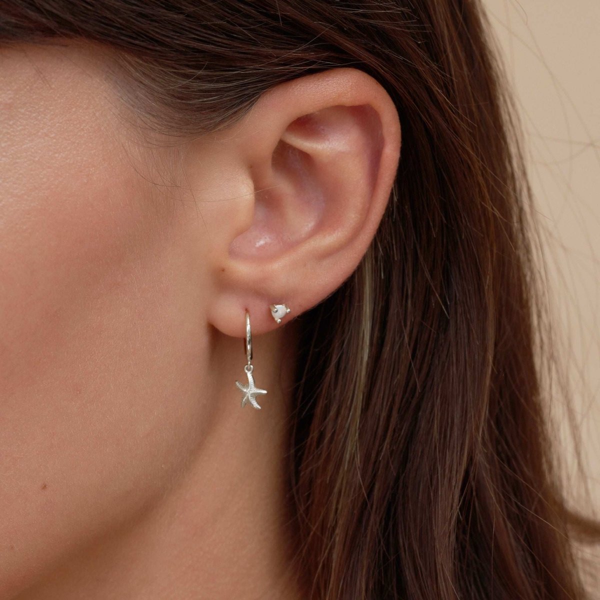 Round Opal Labret Studs In Silver - LÉA