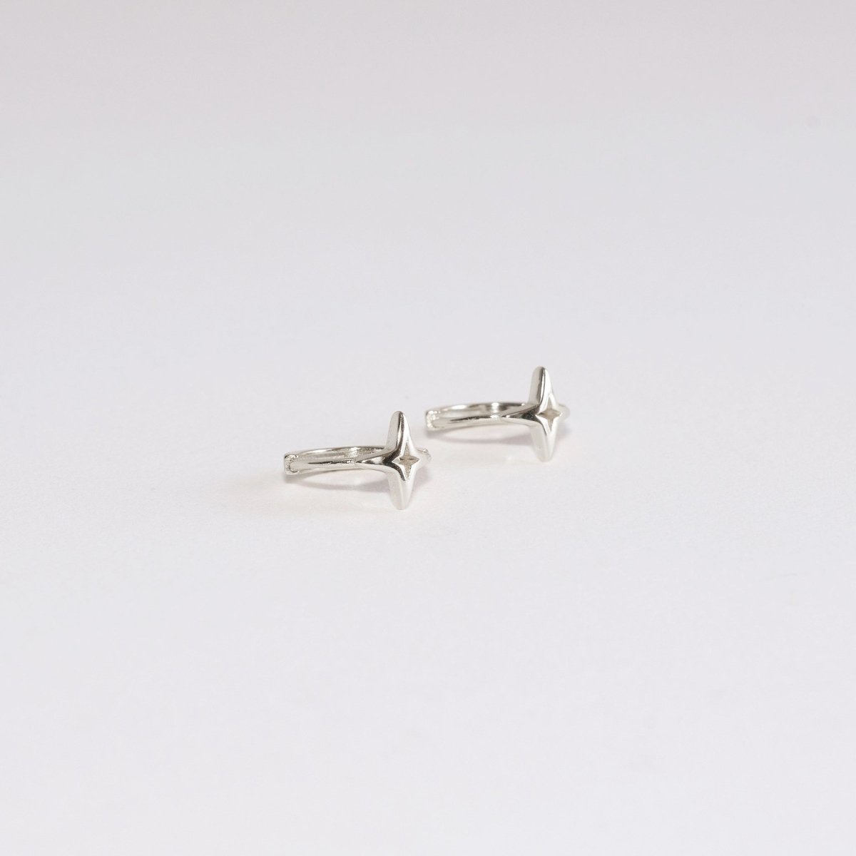 Tiny Star Huggies in Silver - LÉA