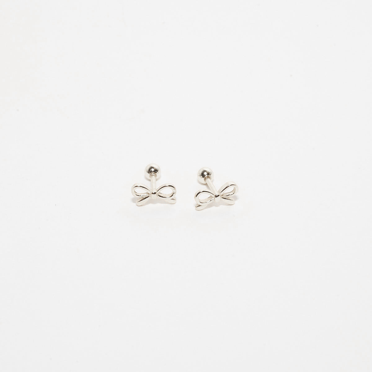 Chic Bow Barbell Studs In Silver