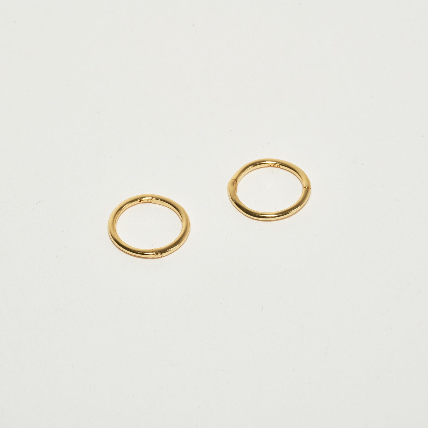 Essential Seamless Huggie Hoops In Gold