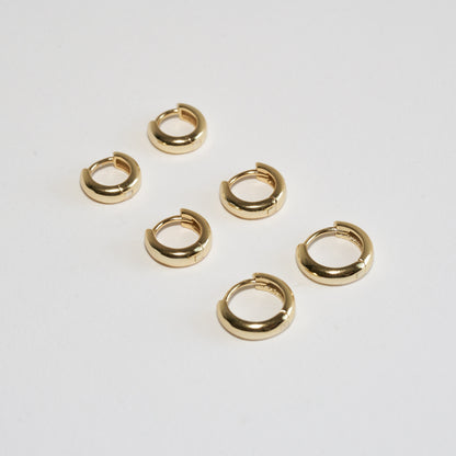 Essential Huggies Hoop Set in Gold
