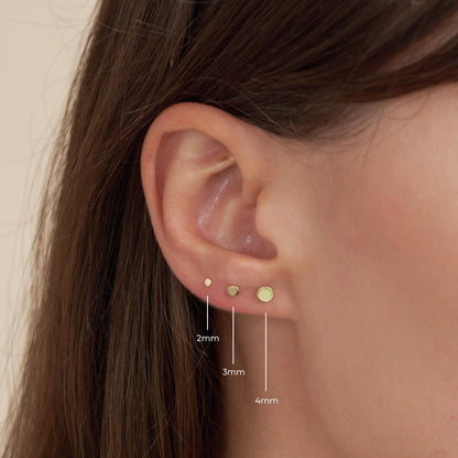 Essential Round Stud Earrings In Gold