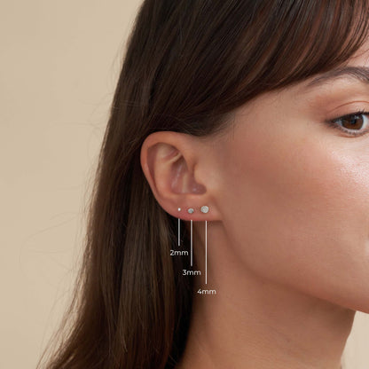 Essential Round Stud Earrings In Silver