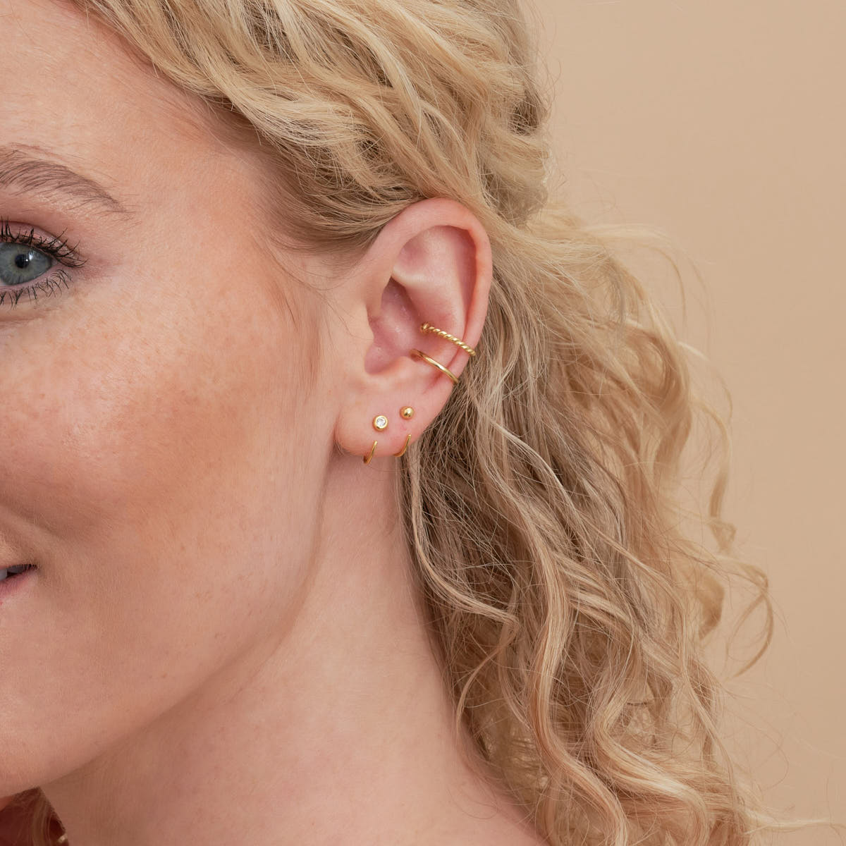 Minimal Ball Open Hoop Earrings In Gold