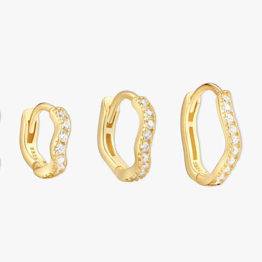 Wave Crystal Paved Huggies In Gold