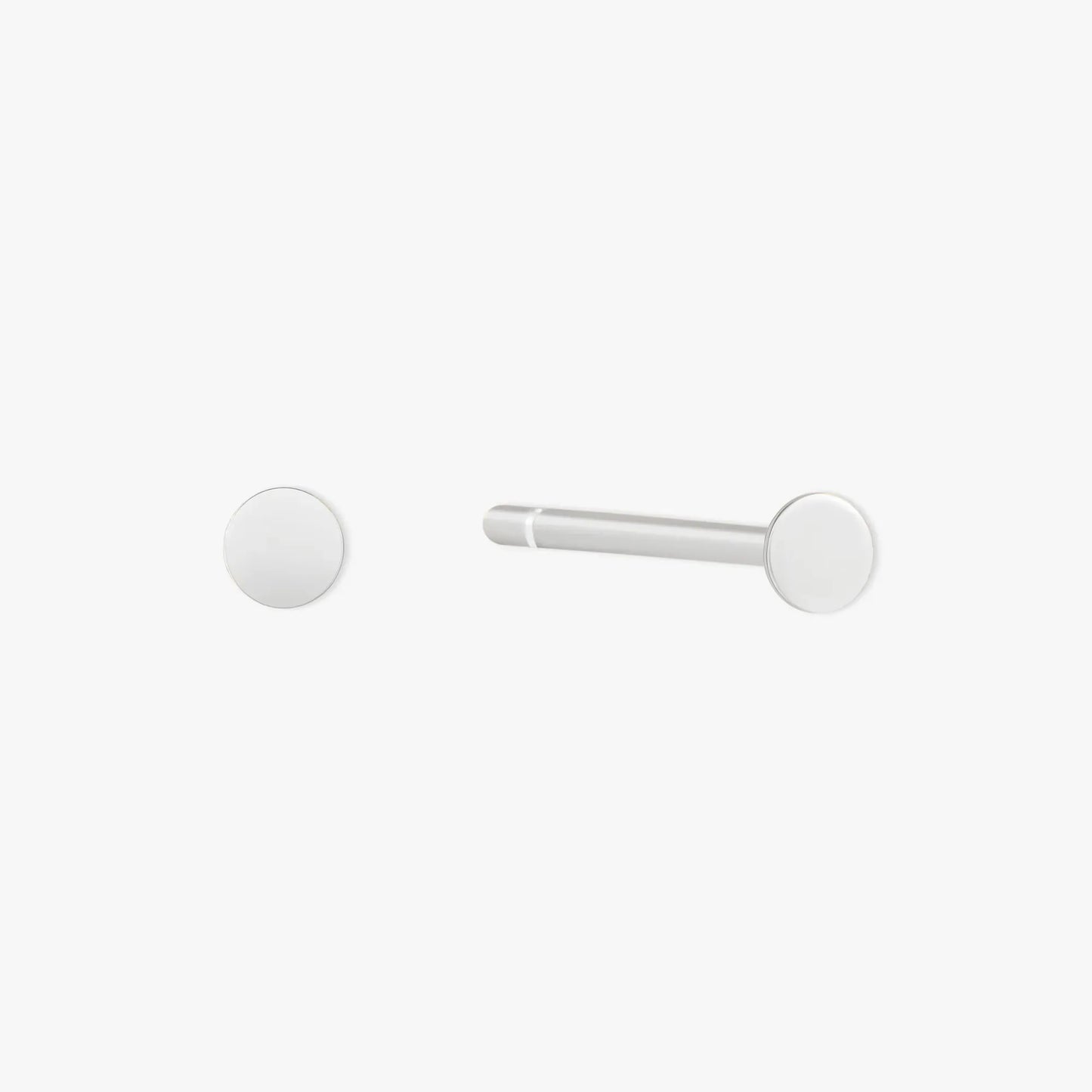 Essential Round Stud Earrings In Silver