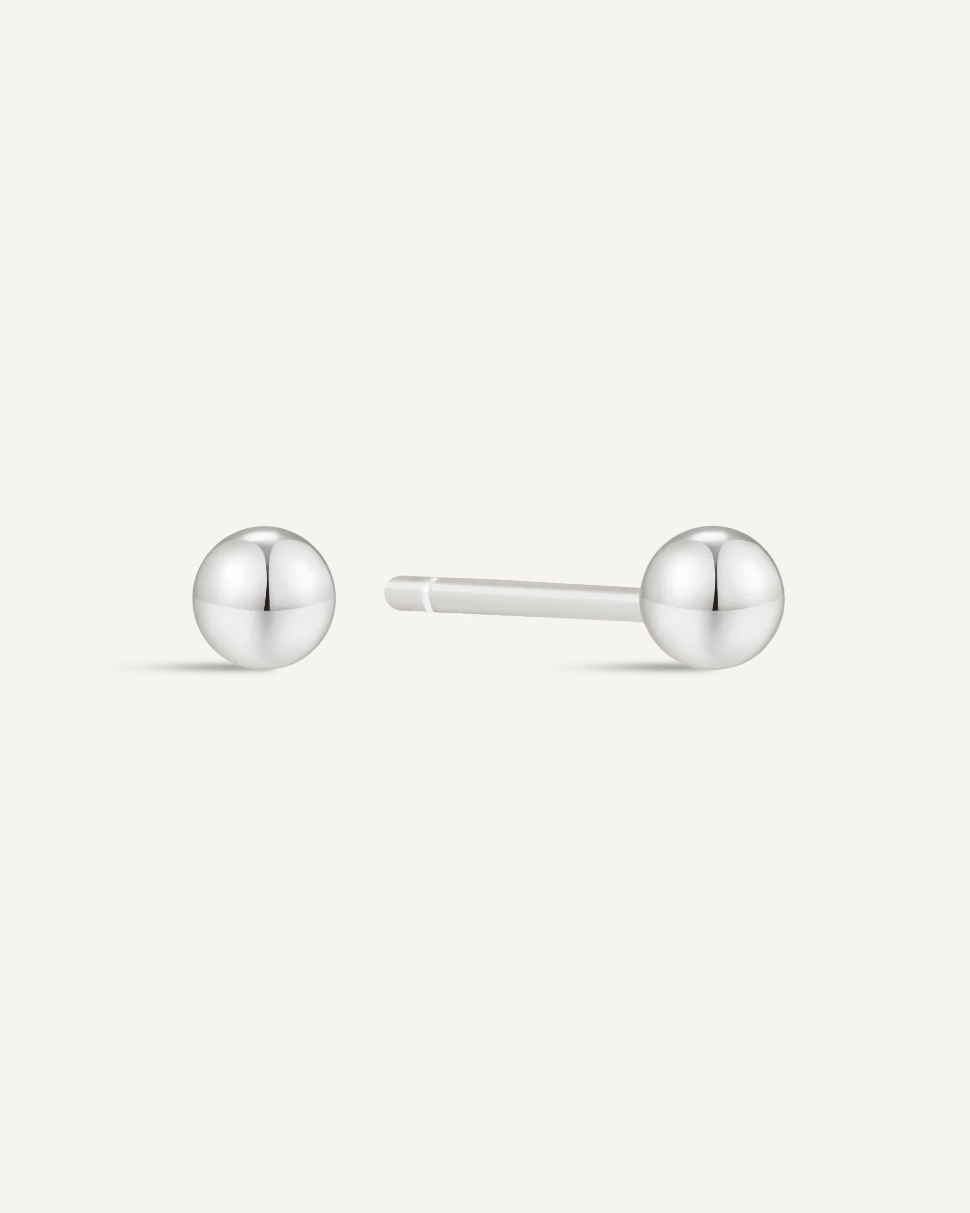 Plain Ball Studs In Silver