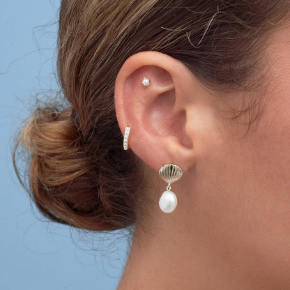 Seashell Pearl Drop Earrings In Silver ｜ LÉA
