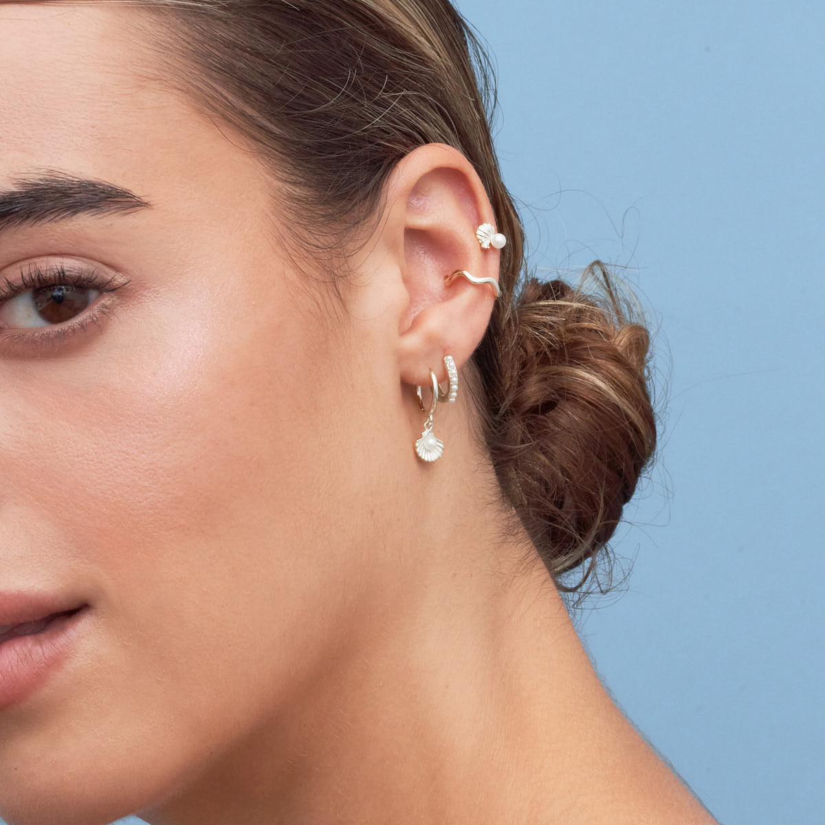 Shell Pearl Dangle Hoops in Silver | LÉA Jewels