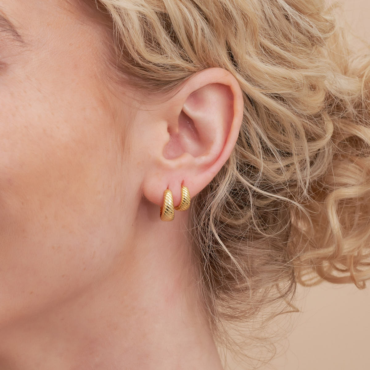 Textured Tapered Huggies in Gold