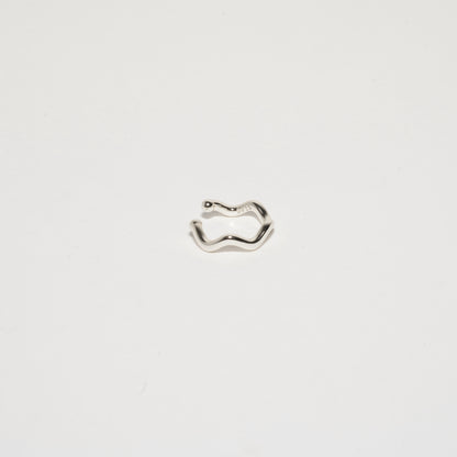 Wave Ear Cuff in Silver - LÉA