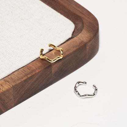 Wave Ear Cuff in Silver - LÉA