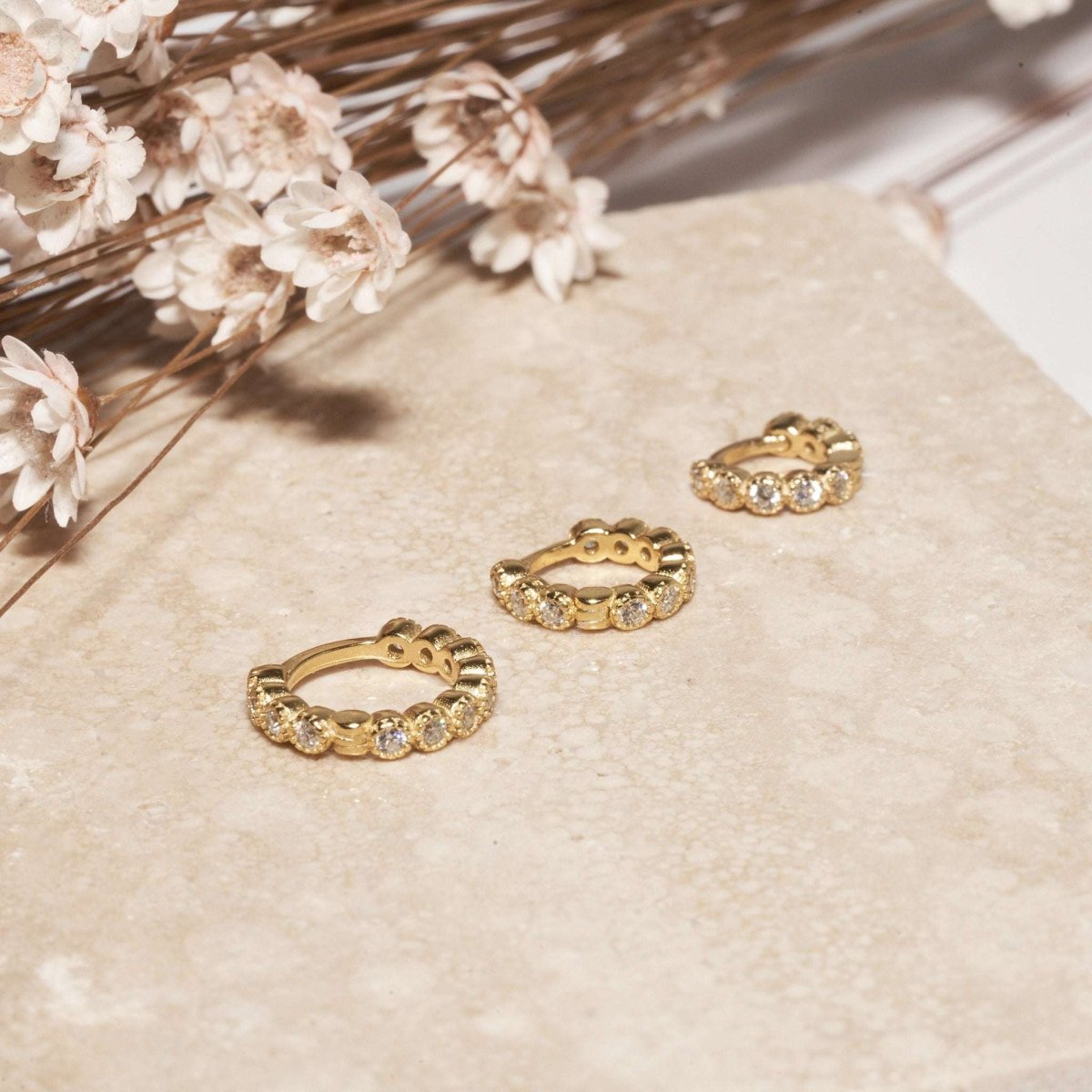 Bezel Crystal Huggies In Gold - LÉA