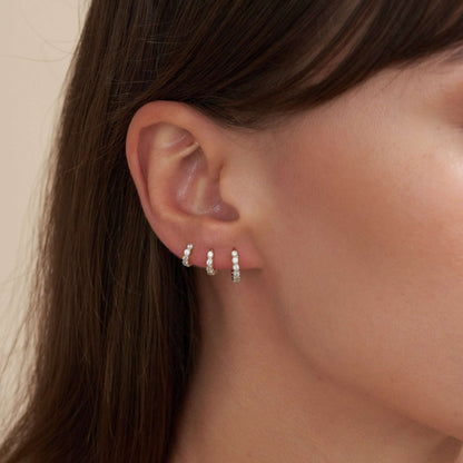 Bezel Crystal Huggies In Silver - LÉA