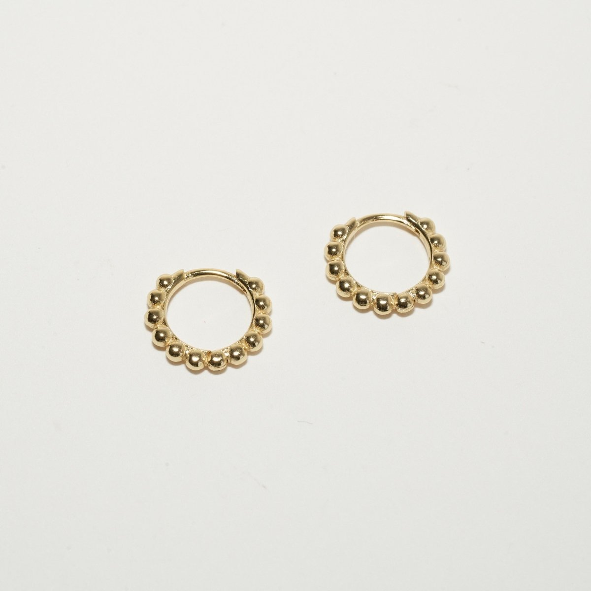 Bobble Huggie Hoops In Gold - LÉA