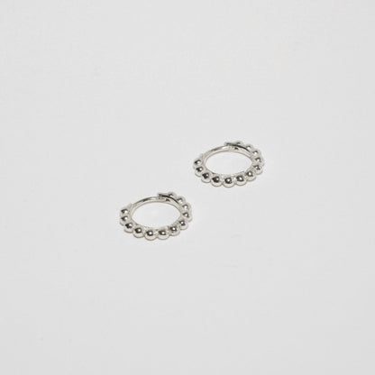 Bobble Huggie Hoops In Silver - LÉA
