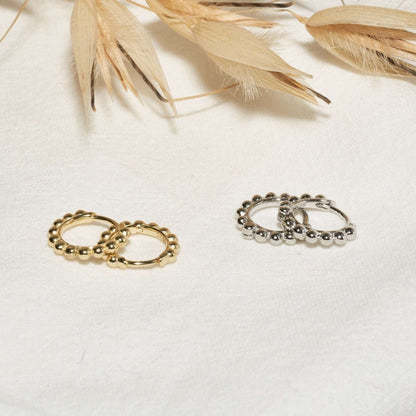 Bobble Huggie Hoops In Silver - LÉA