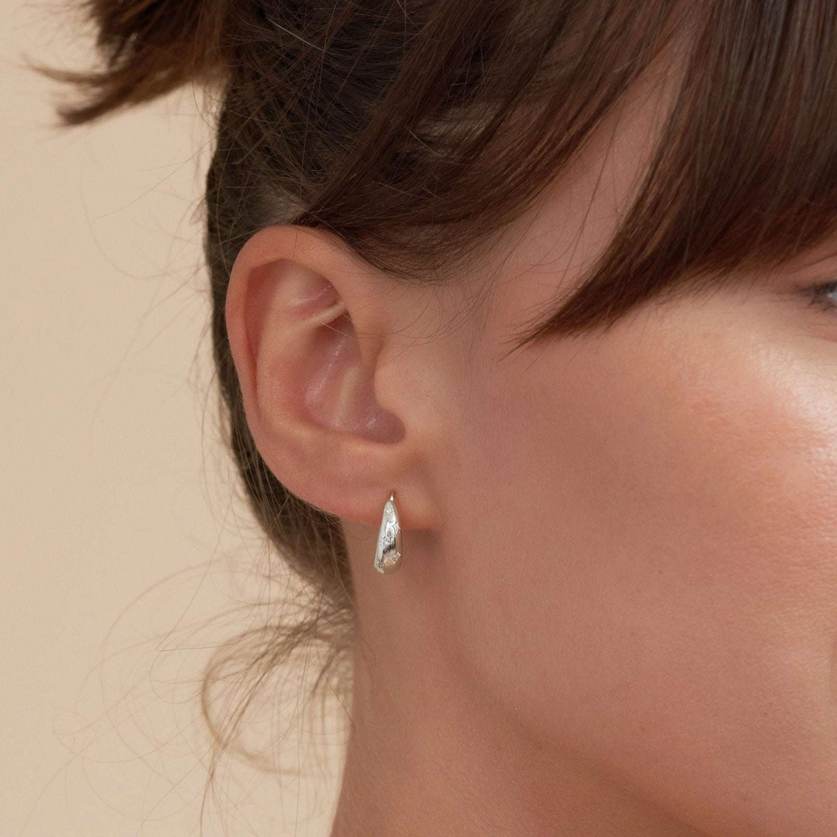 Celestial Star Tapered Hoops In Silver - LÉA