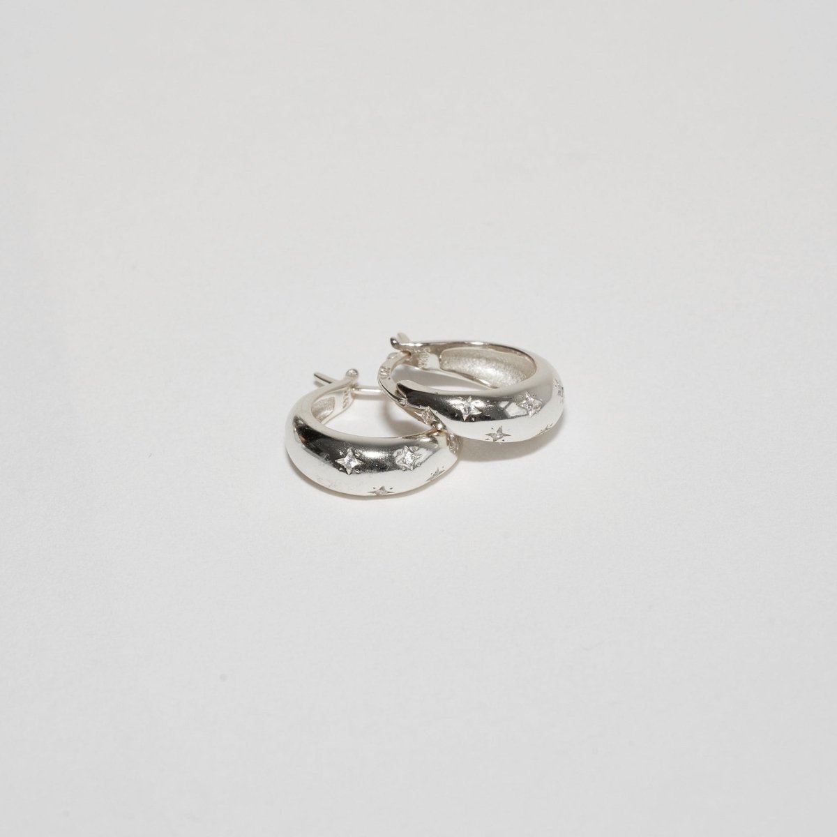 Celestial Star Tapered Hoops In Silver - LÉA