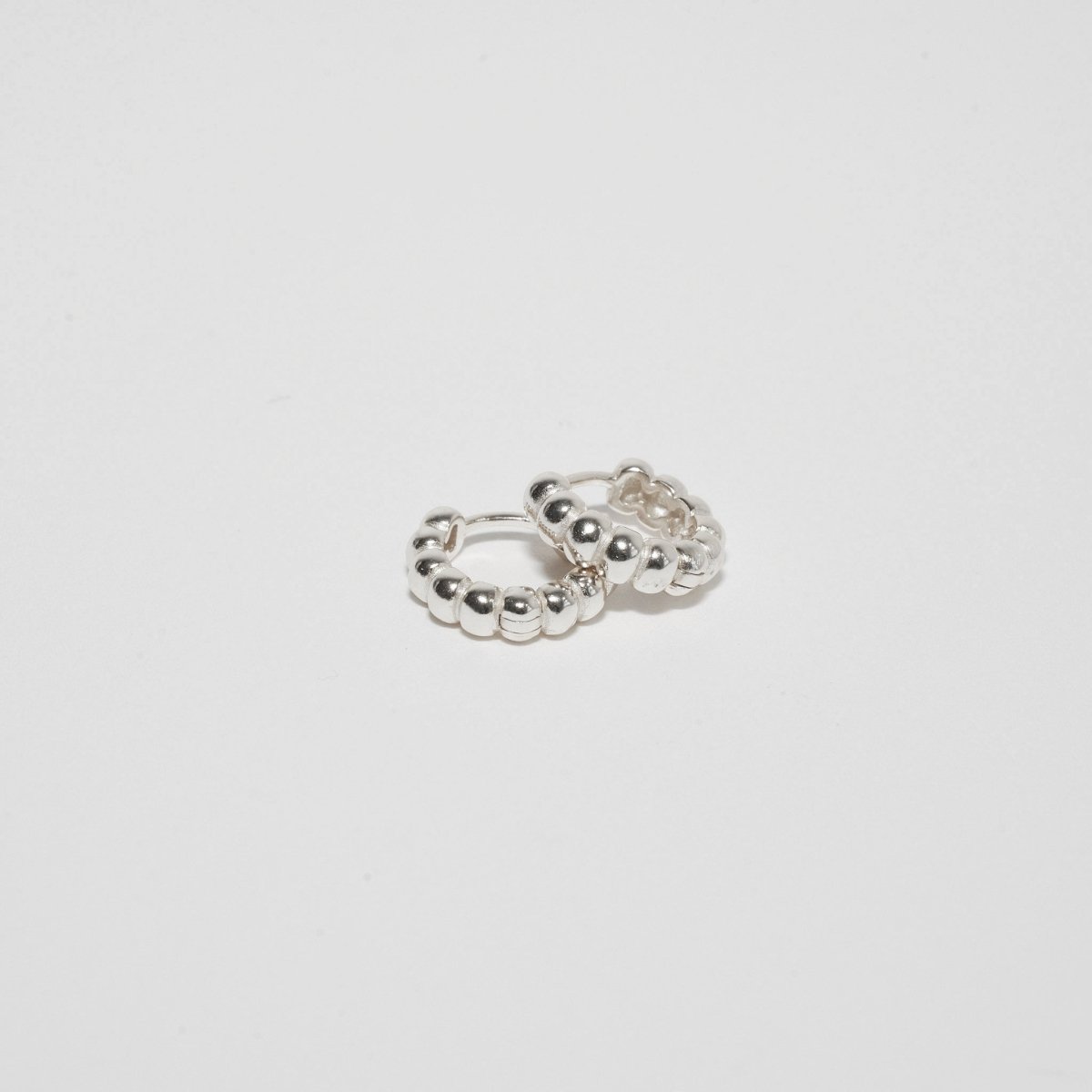 Chubby Beaded Huggies In Silver - LÉA