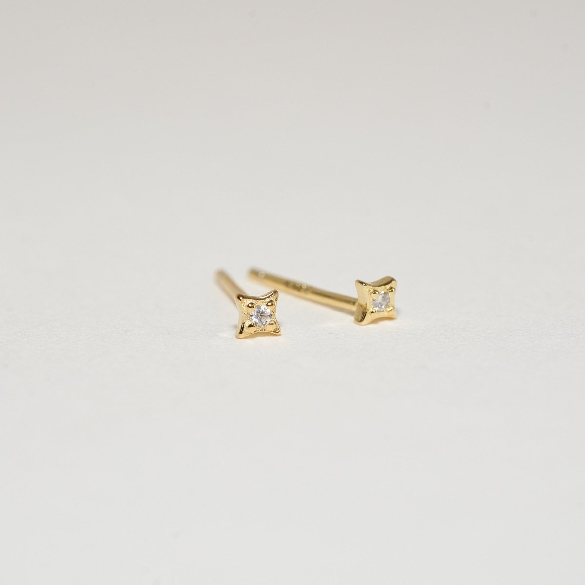 Cosmic Star Gem Stud Earrings in Gold - LÉA