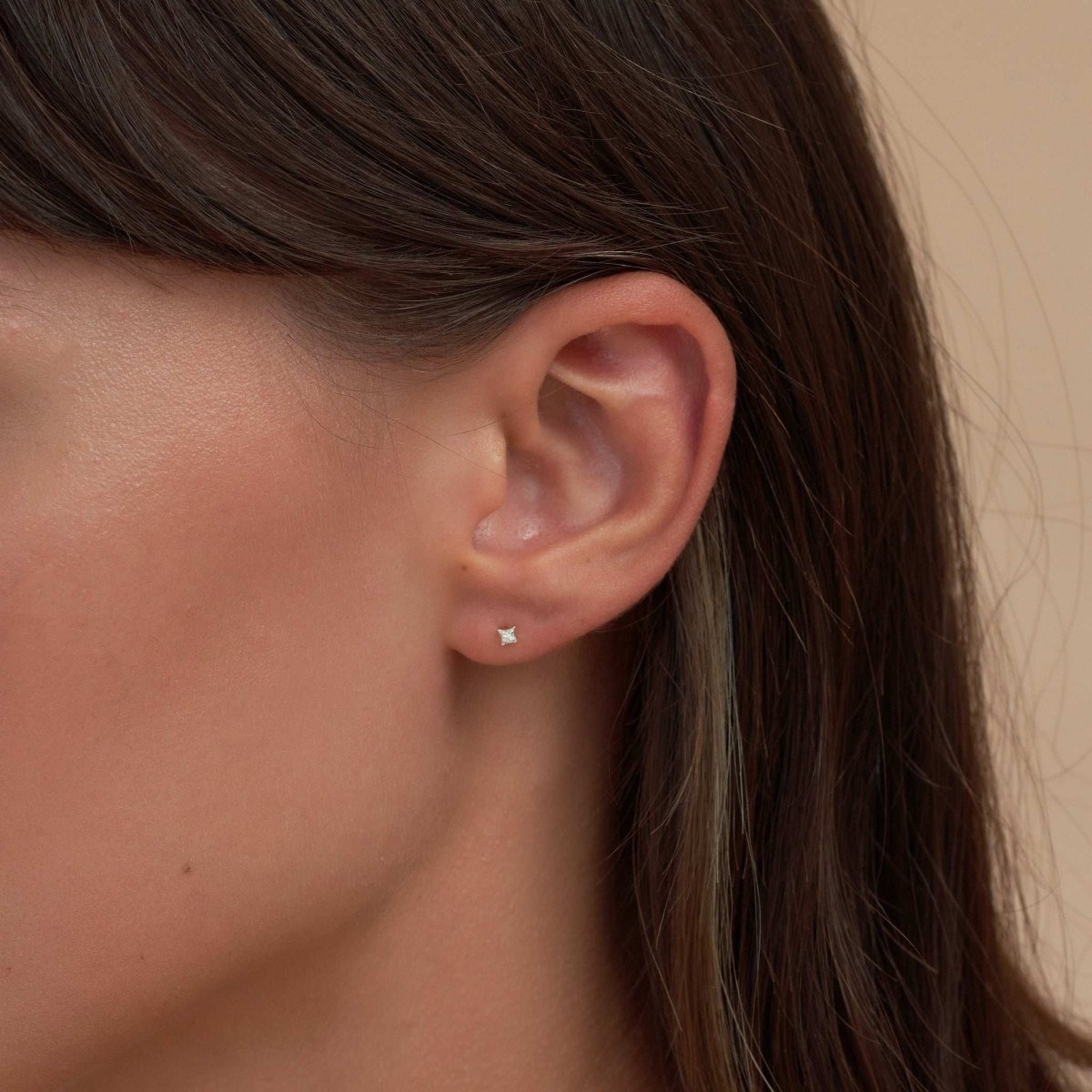 Cosmic Star Gem Stud Earrings in Silver - LÉA