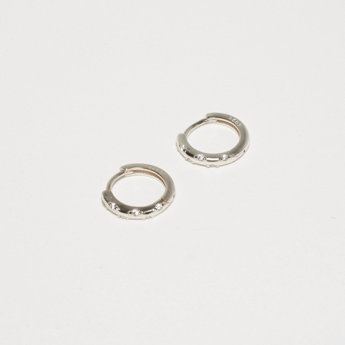Crystal Dotted Huggies In Silver - LÉA