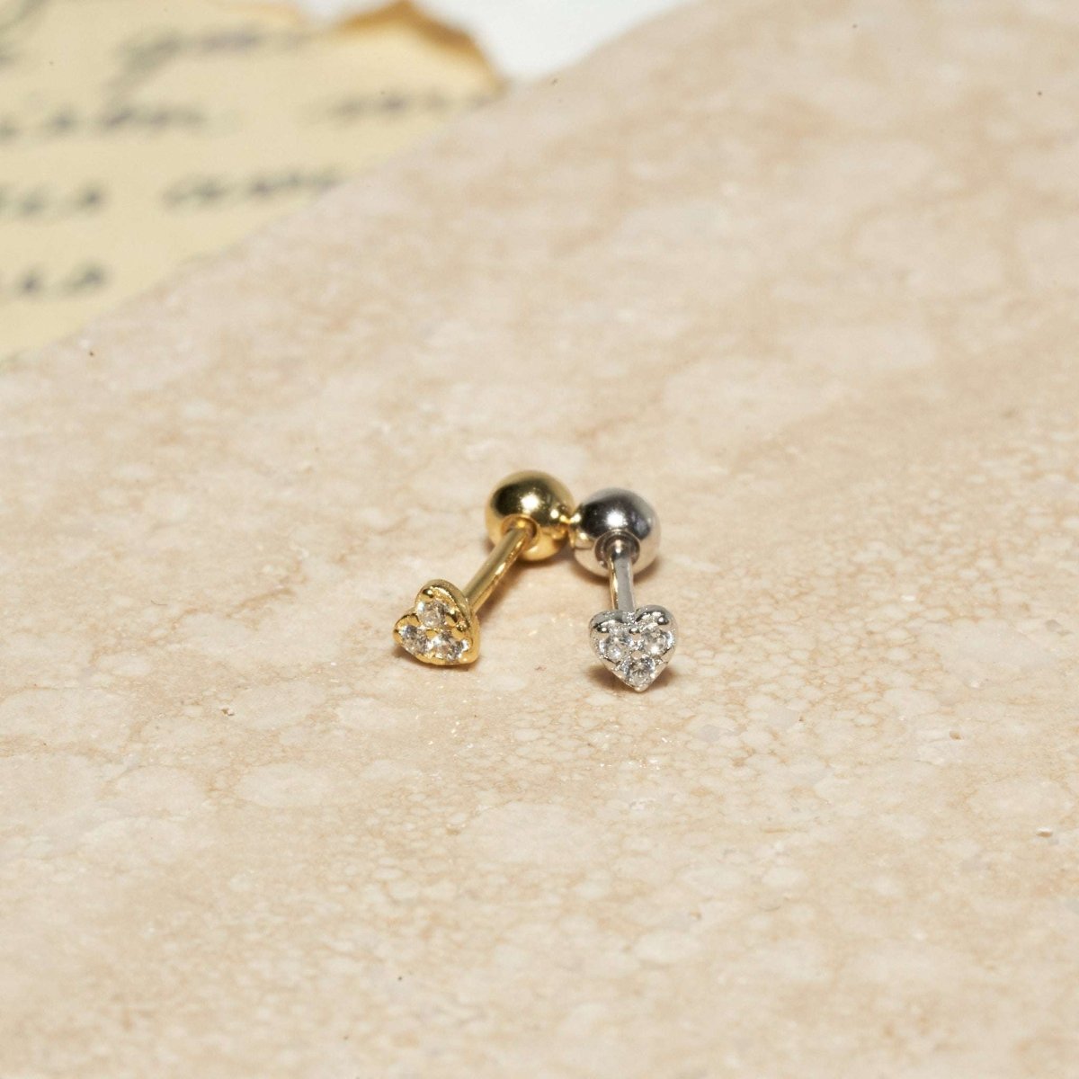 Crystal Heart Barbell Studs In Gold - LÉA