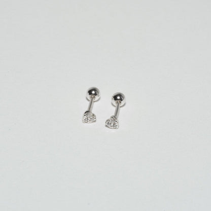 Crystal Heart Barbell Studs In Silver - LÉA