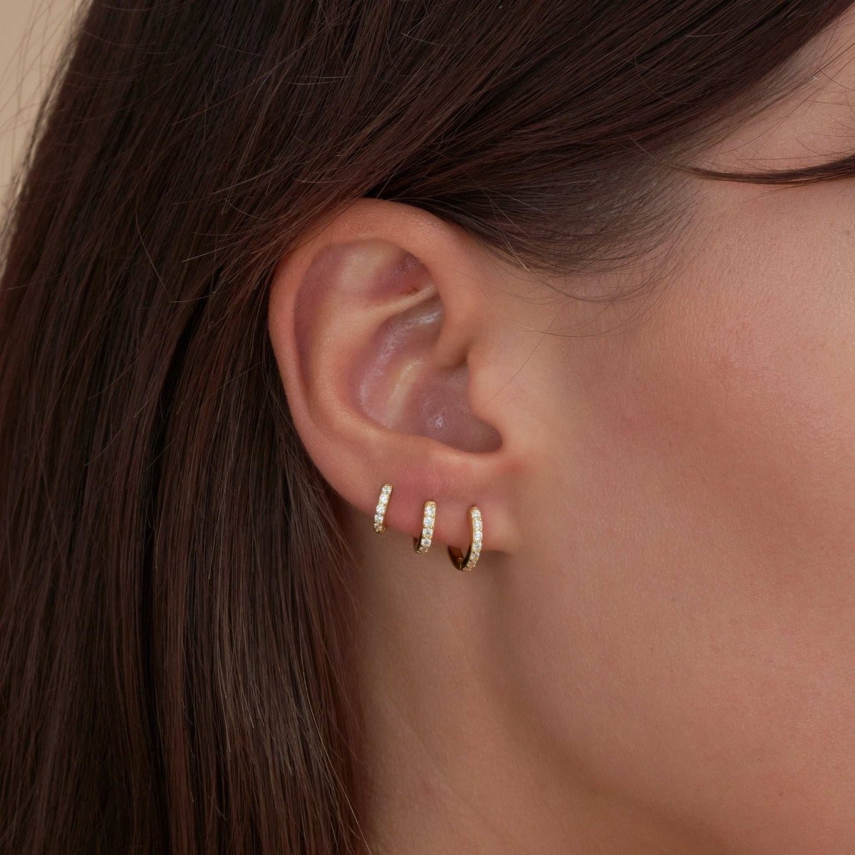 Crystal Paved Huggie Hoops In Gold - LÉA