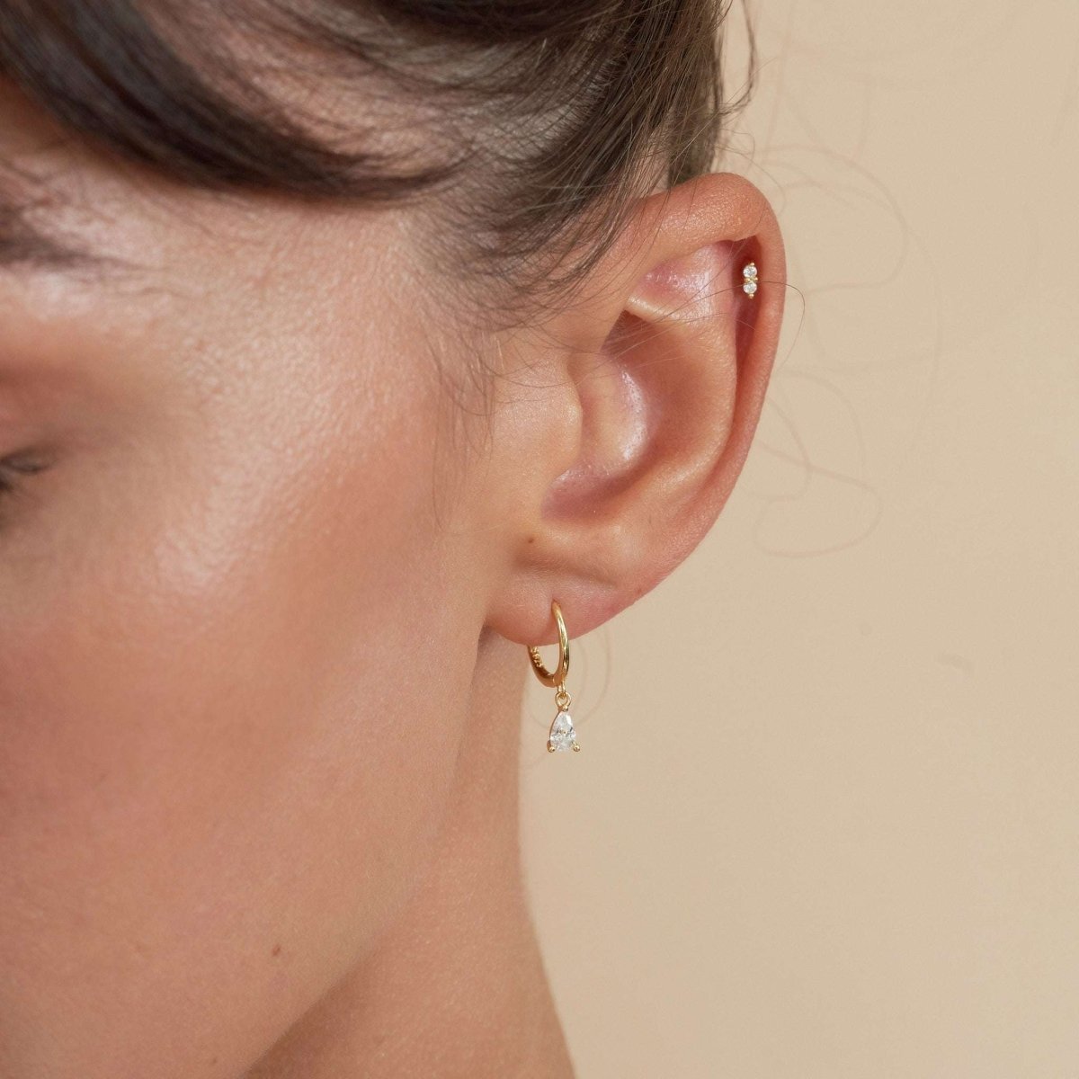Crystal Teardrop Dangle Hoops in Gold - LÉA