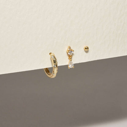 Dainty Crystal Earrings Set in Gold - LÉA