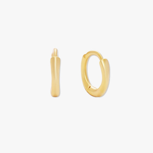 Essential Cartilage Hoops in Gold - LÉA