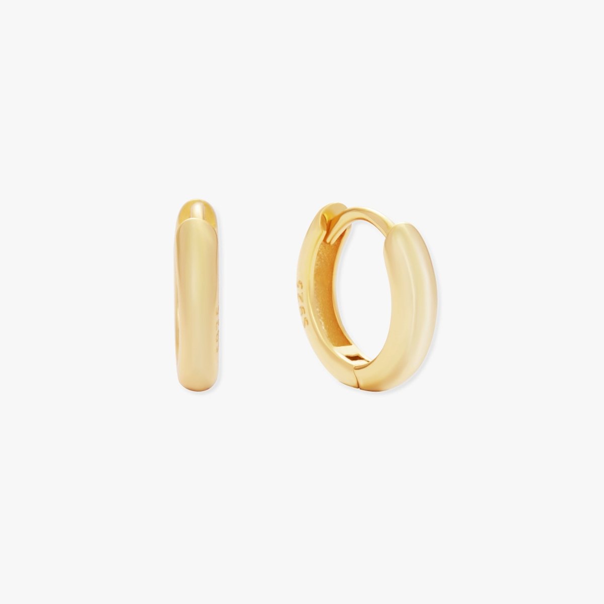 Essential Dainty Huggie Hoops In Gold - LÉA