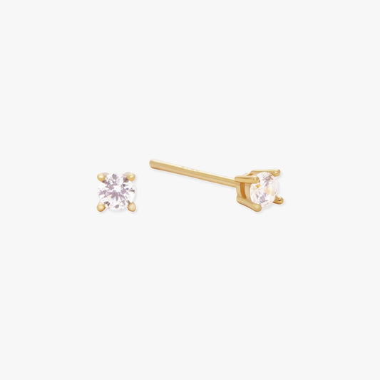 Essential Diamond Studs In Gold - LÉA