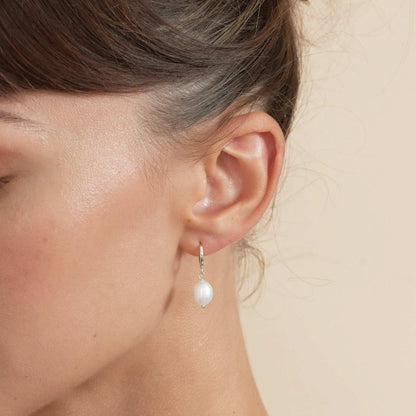 Freshwater Pearl Dangle Hoops in Silver - LÉA