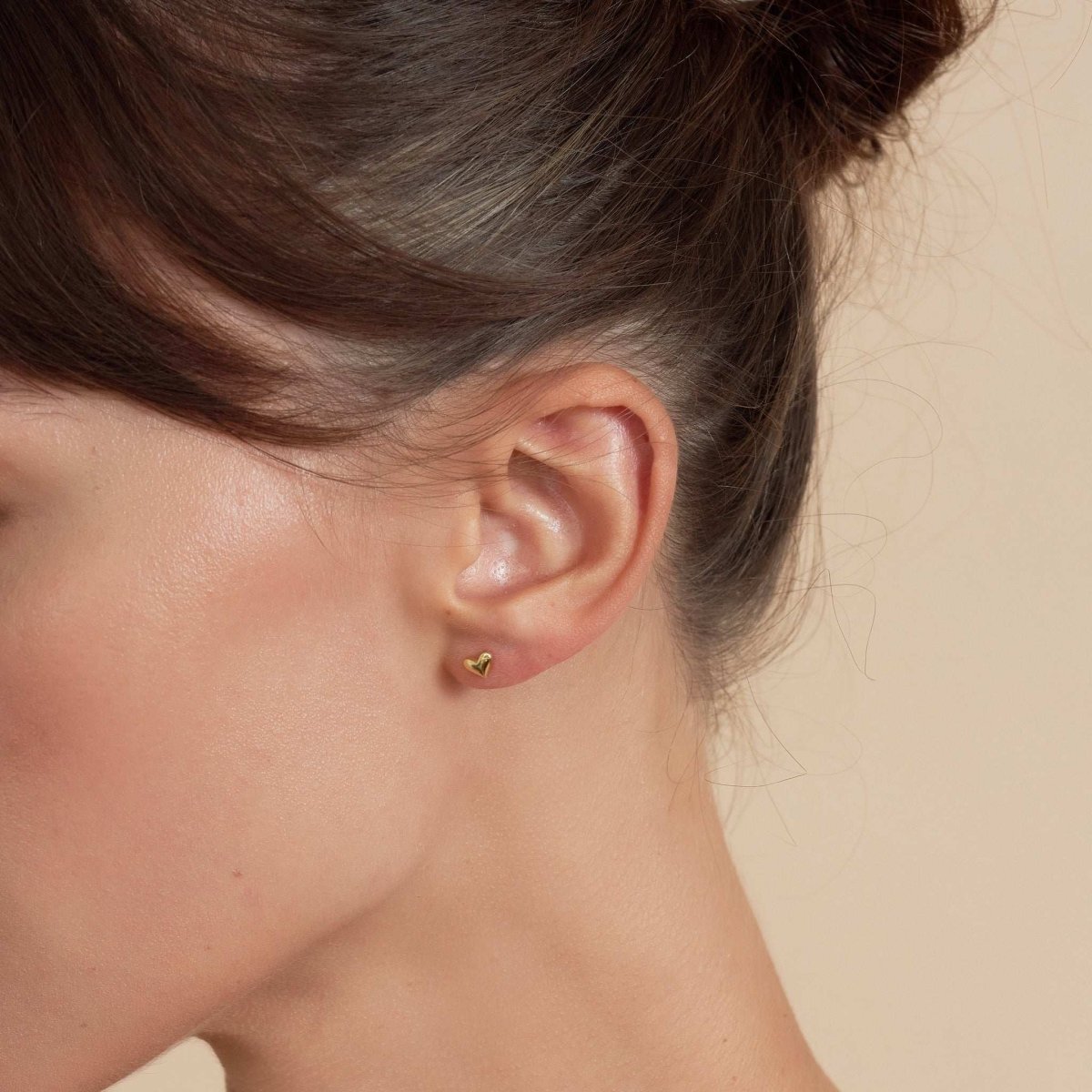 Heart Stud Earrings in Gold - LÉA