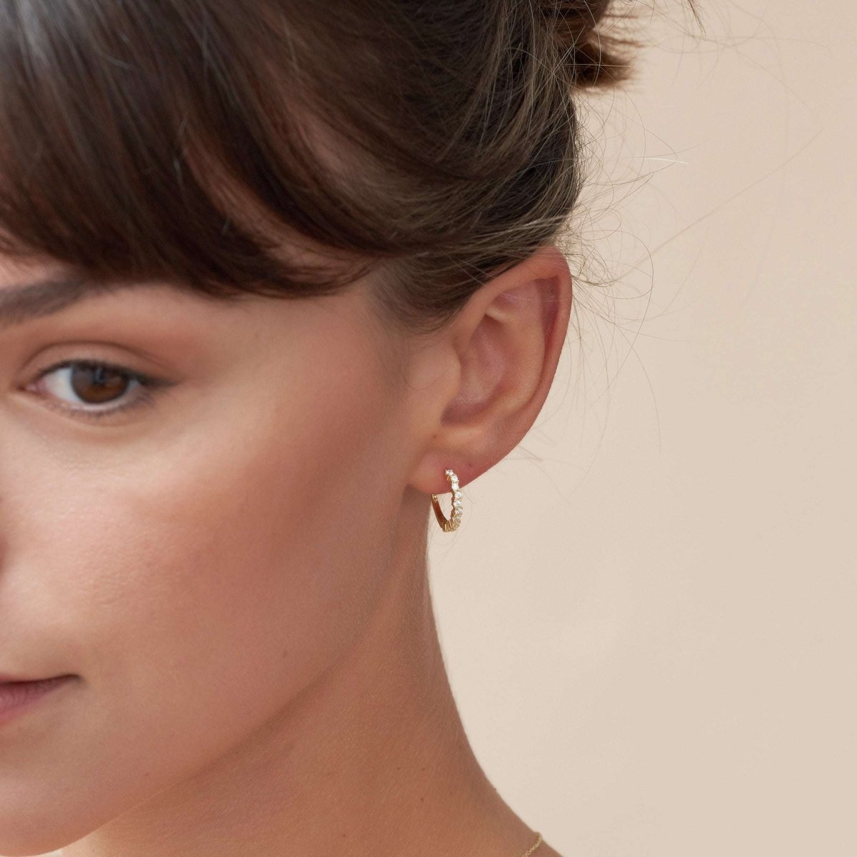 Medium Crystal Cluster Hoops In Gold - LÉA