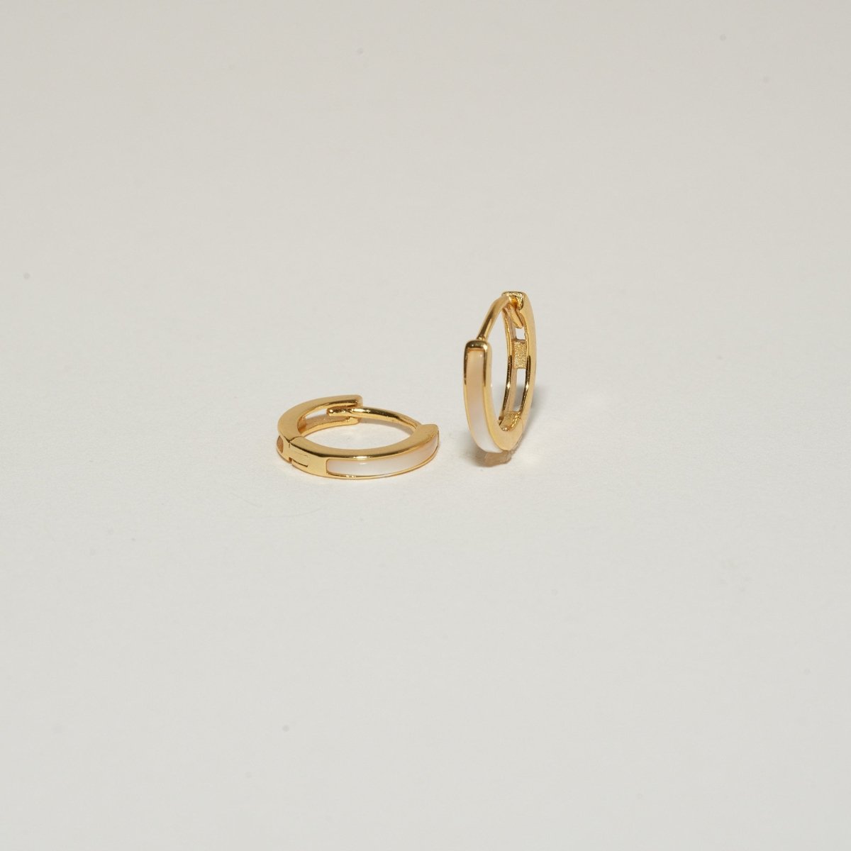 Mother of Pearl Inlay Hoops In Gold - LÉA