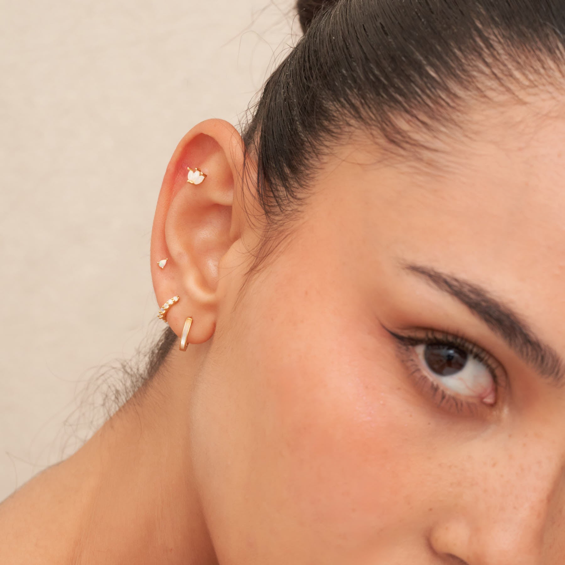 Mother of Pearl Inlay Hoops In Gold - LÉA