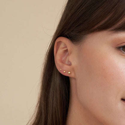 Plain Ball Studs In Gold - LÉA