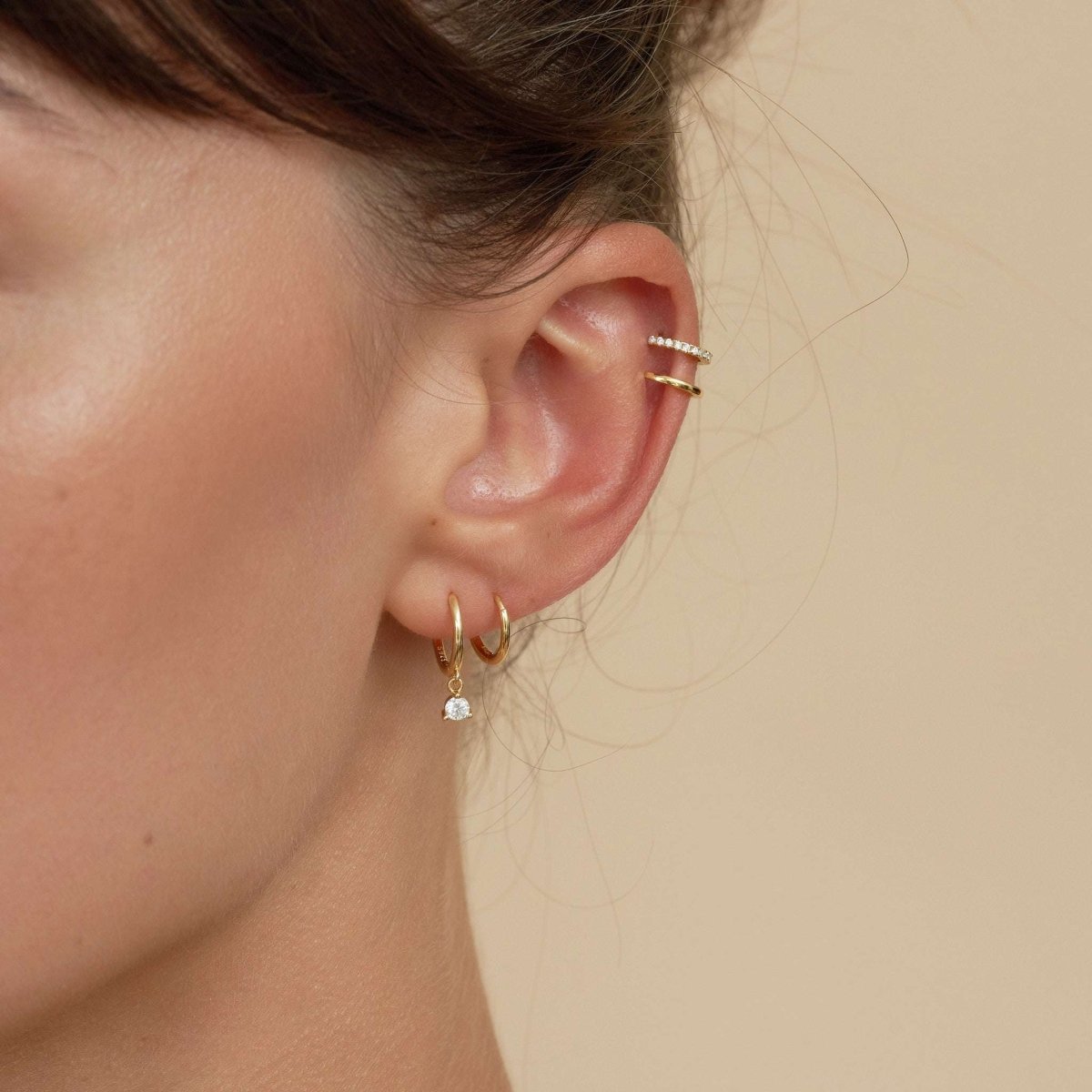 Round Gem Dangle Hoops in Gold - LÉA