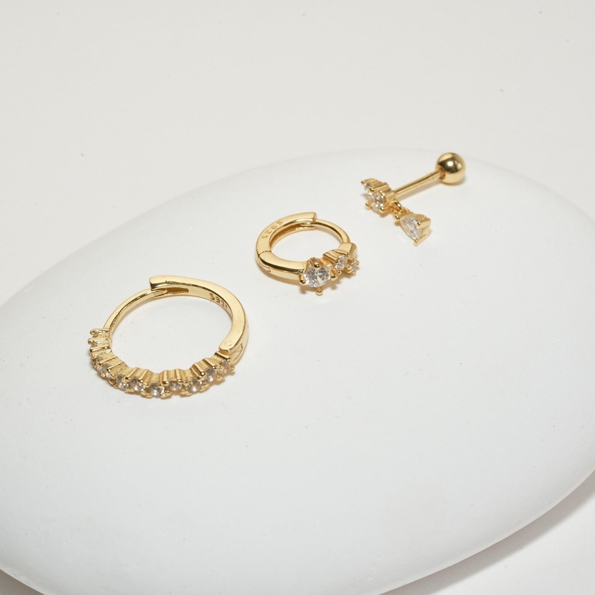 Sparkle Diamond Hoops Set In Gold - LÉA