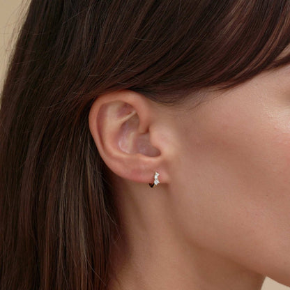 Sprinkle Crystal Huggie Hoops In Silver - LÉA