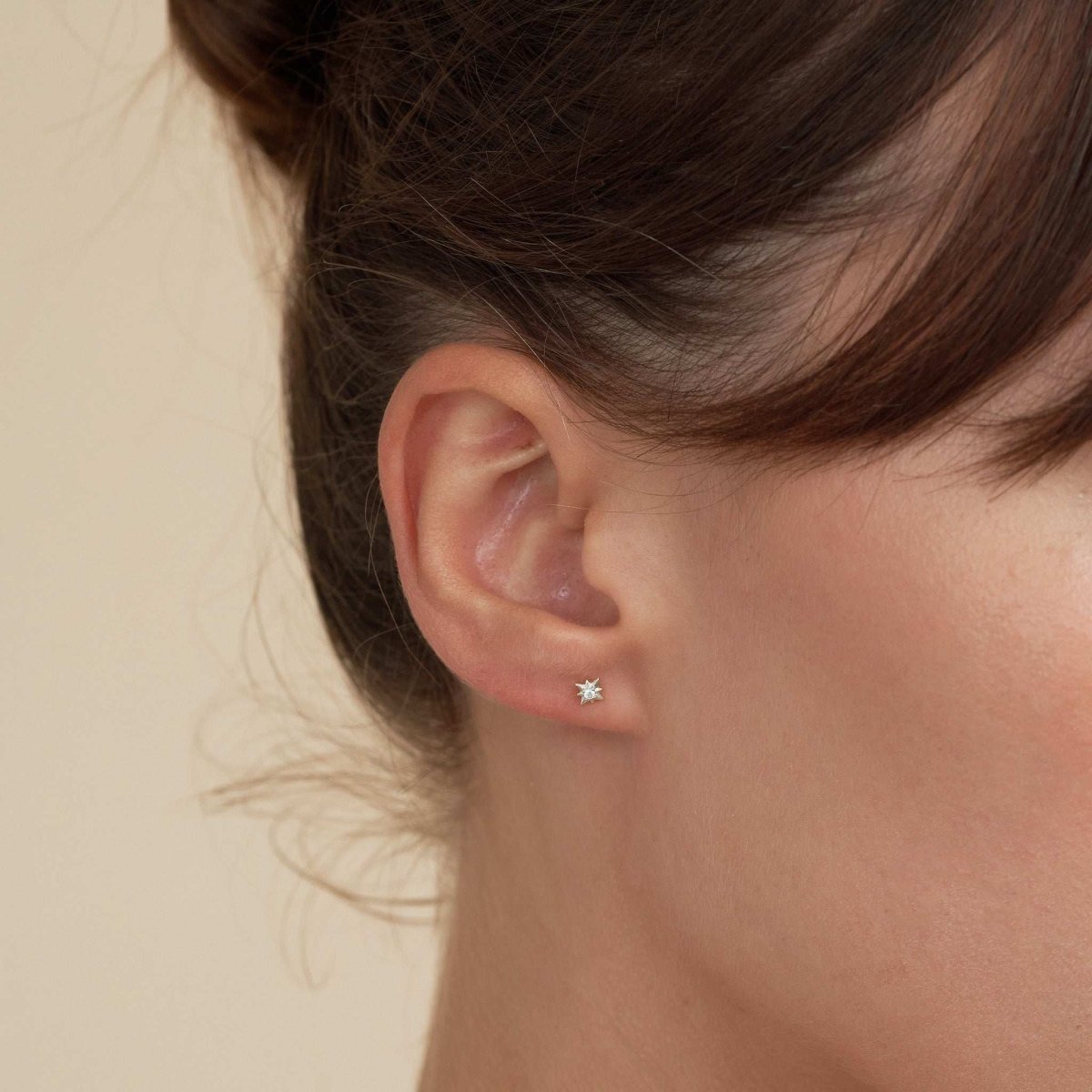 Starburst Crystal Barbell Studs In Silver - LÉA