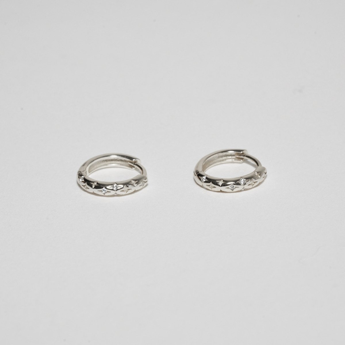 Starburst Crystal Huggies In Silver - LÉA