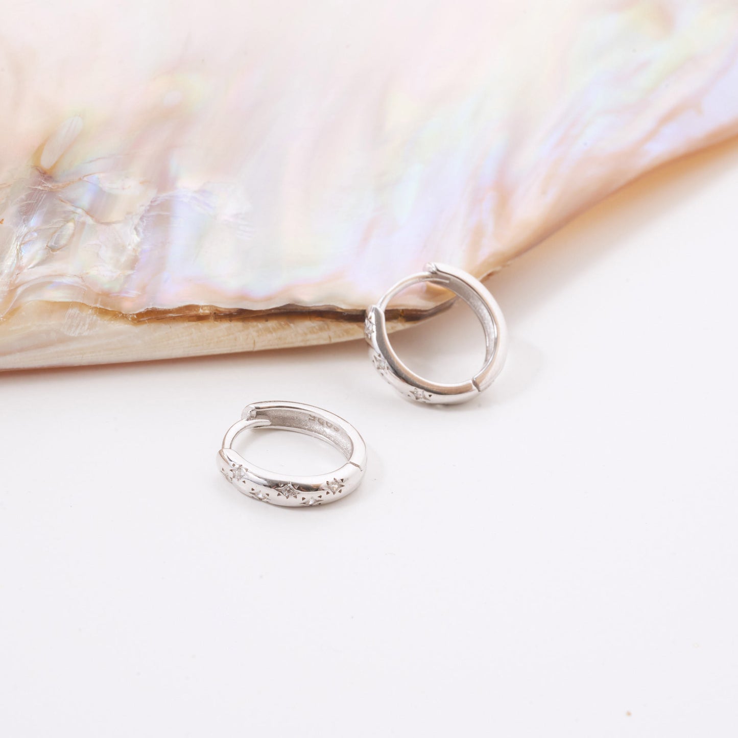 Starburst Crystal Huggies In Silver - LÉA
